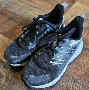 Kids New Balance Size 1 XW